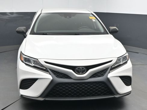 Certified 2020 Toyota Camry SE image 2