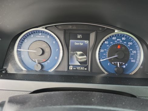 Used 2017 Toyota Camry XLE w/ Moonroof Package image 19