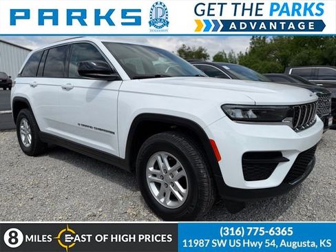 Used 2023 Jeep Grand Cherokee Laredo RWD image 1