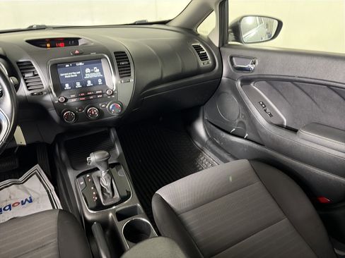 Used 2018 Kia Forte S image 36