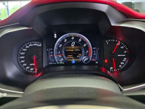 Used 2016 Chevrolet Corvette Z06 w/ 3LZ Preferred Equipment Group RWD image 8