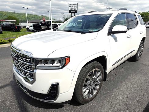 Used 2023 GMC Acadia Denali w/ Denali Ultimate Package AWD/4WD image 7