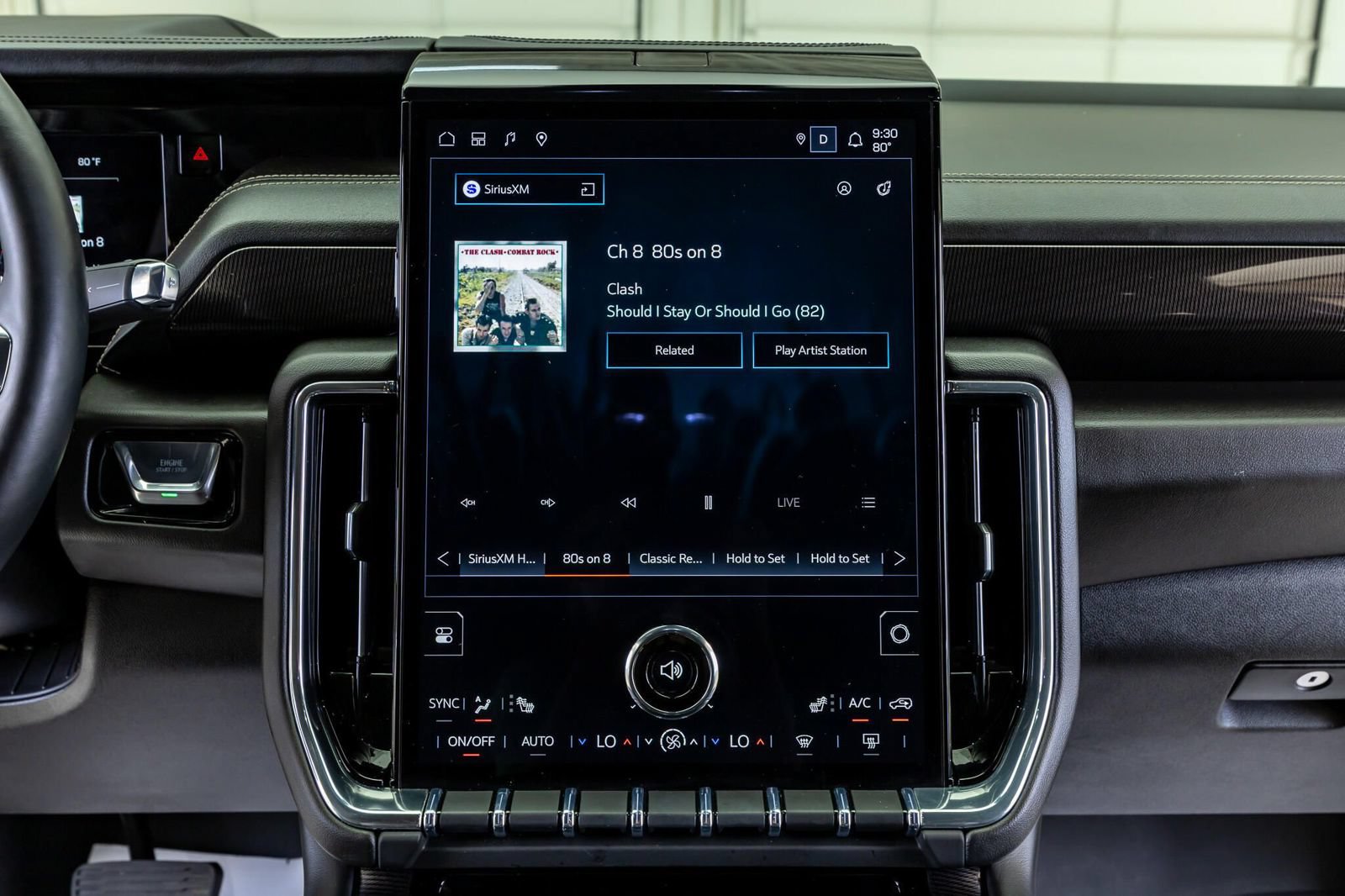 Used 2025 GMC Yukon Elevation AWD/4WD image 21