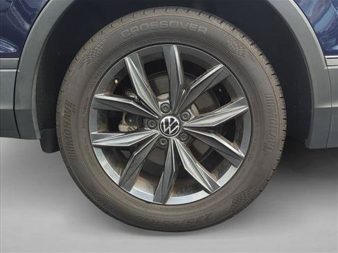 Used 2023 Volkswagen Tiguan SE FWD image 14