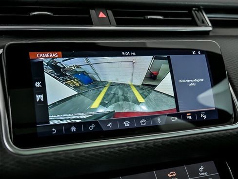 Used 2019 Land Rover Range Rover Velar R-Dynamic SE image 30