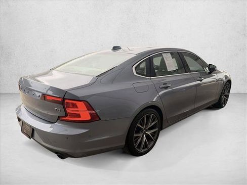 Used 2018 Volvo S90 T5 Momentum w/ Convenience Package FWD image 5