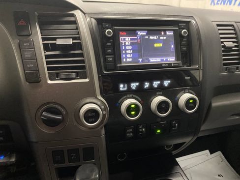 Used 2015 Toyota Sequoia SR5 w/ Premium Package AWD/4WD image 21