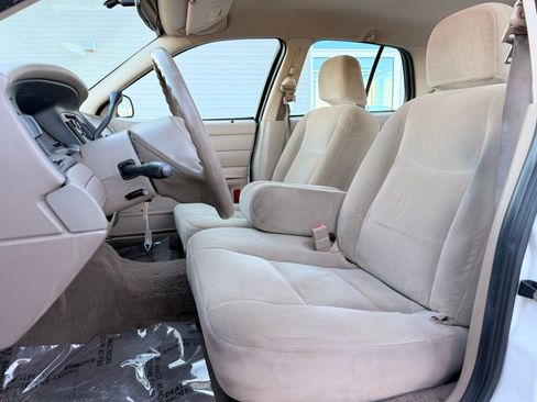 Used 2004 Ford Crown Victoria Police Interceptor image 14