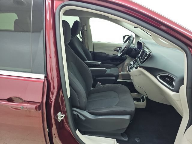 Used 2023 Chrysler Voyager LX FWD image 20