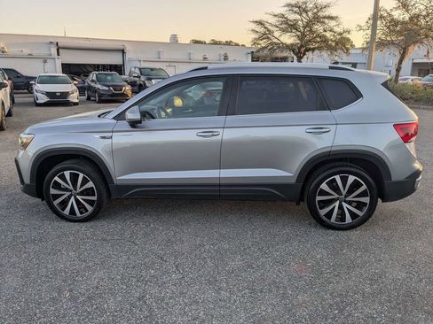 Used 2024 Volkswagen Taos SE FWD image 7