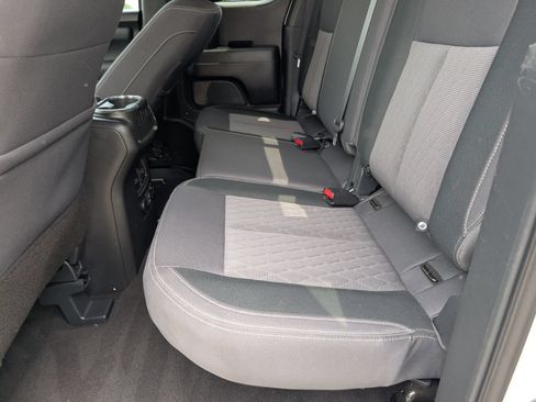 Used 2021 Nissan Titan SV w/ SV Convenience Package RWD image 16