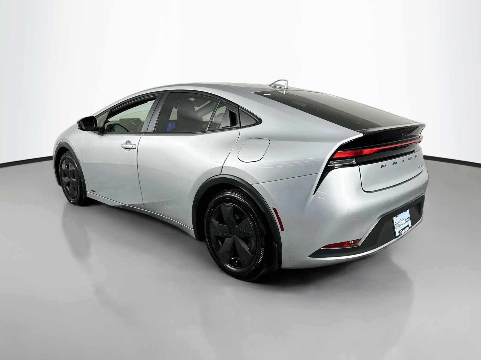 Certified 2025 Toyota Prius LE AWD/4WD image 5
