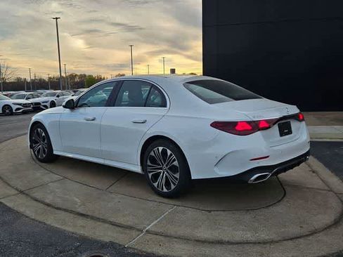 Used 2026 Mercedes-Benz E 350 4MATIC Sedan image 5