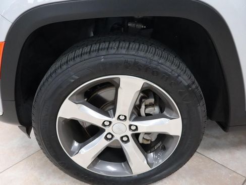 Used 2021 Jeep Grand Cherokee L Limited AWD/4WD image 42