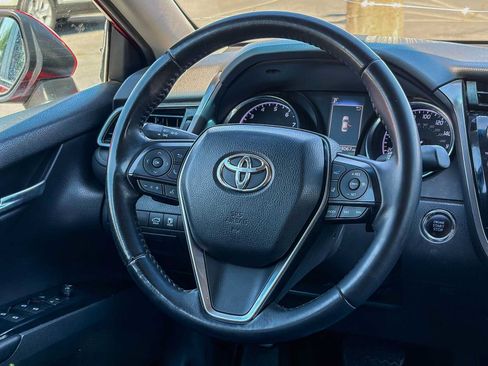Used 2020 Toyota Camry SE w/ Convenience Package FWD image 14