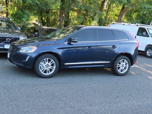 Used 2015 Volvo XC60 T5 Platinum FWD image 2