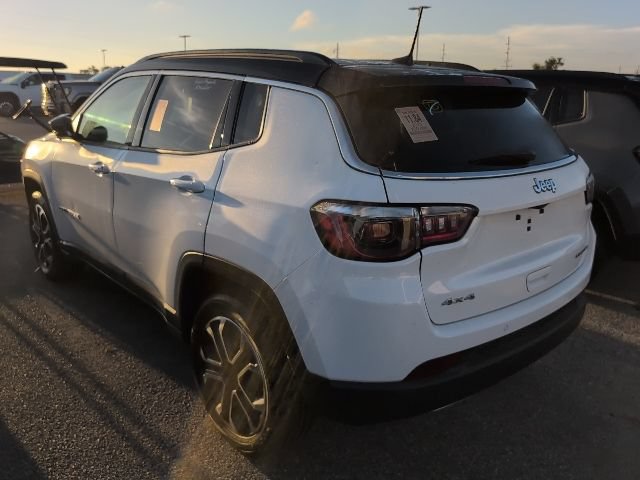 Used 2023 Jeep Compass Limited w/ Sun and Sound Group AWD/4WD image 2