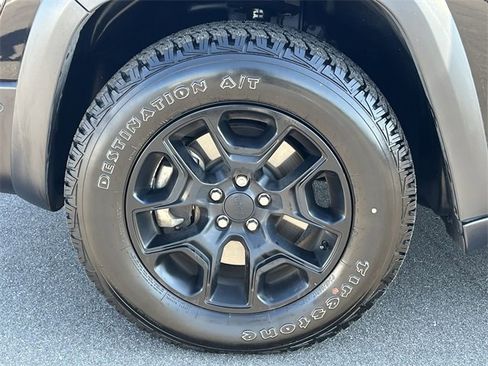 Used 2021 Jeep Cherokee Trailhawk w/ Sun, Sound & Nav Group image 42