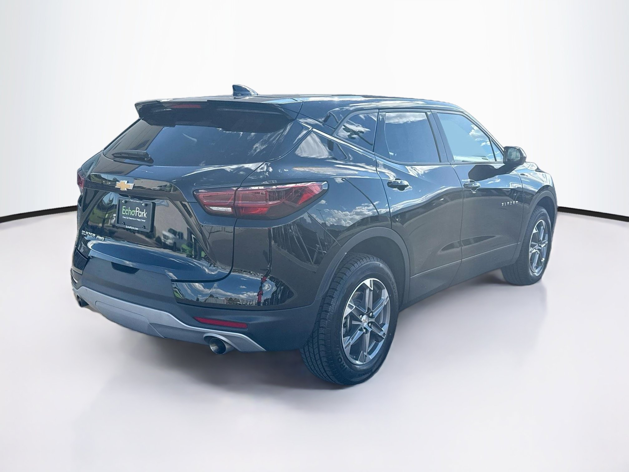 Used 2025 Chevrolet Blazer LT AWD/4WD image 9