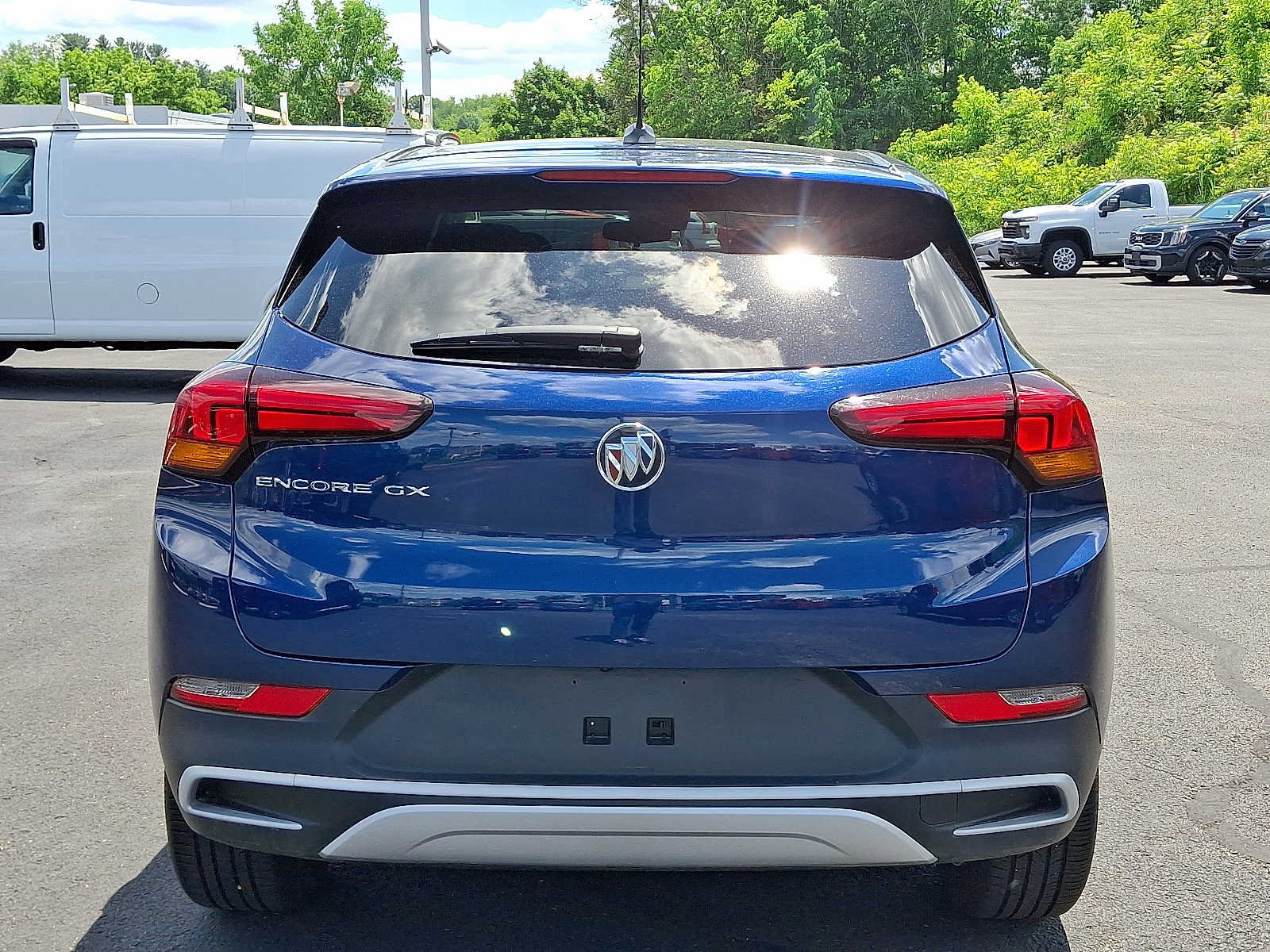 Used 2023 Buick Encore GX Preferred w/ Cold Weather Comfort Package FWD image 5