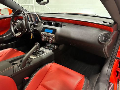 Used 2010 Chevrolet Camaro SS w/ Interior Accent Trim Package image 17