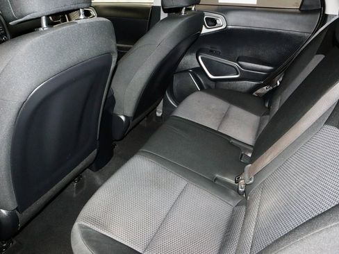 Used 2023 Kia Soul LX w/ LX Technology Package image 22