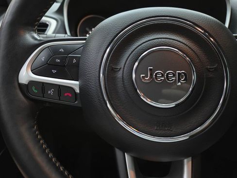 Used 2019 Jeep Compass Latitude w/ Popular Equipment Group AWD/4WD image 18