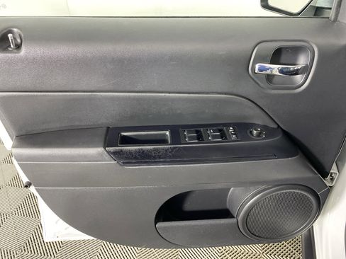 Used 2016 Jeep Patriot High Altitude image 14