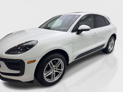 Used 2025 Porsche Macan Turbo image 11