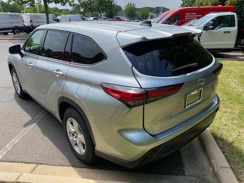 Used 2022 Toyota Highlander L FWD image 31