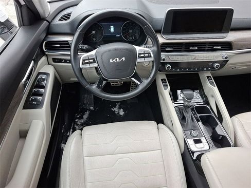 Used 2022 Kia Telluride SX w/ SX Prestige Package image 13