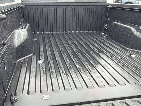 Used 2017 Toyota Tacoma SR5 image 13