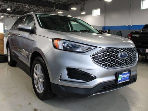Used 2023 Ford Edge SEL AWD/4WD image 3
