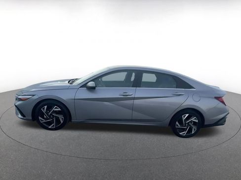 Used 2025 Hyundai Elantra SEL image 9