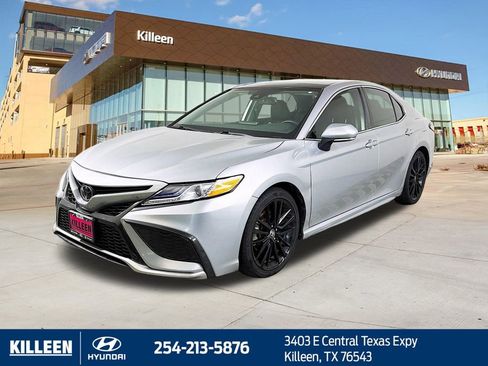 Used 2023 Toyota Camry XSE image 3