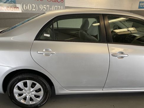 Used 2011 Toyota Corolla LE FWD image 12