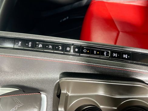 Used 2021 Chevrolet Corvette Stingray Coupe w/ 1LT RWD image 26