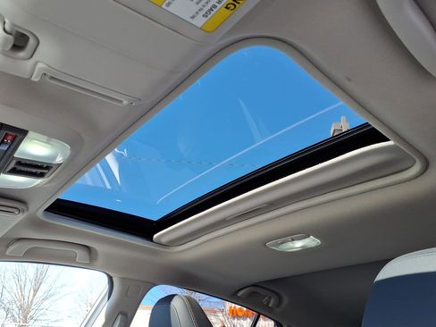 Used 2023 Subaru Crosstrek 2.5i Limited w/ Moonroof Package image 6