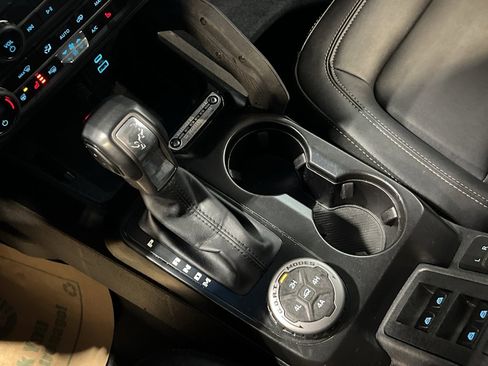Used 2025 Ford Bronco Badlands AWD/4WD image 19
