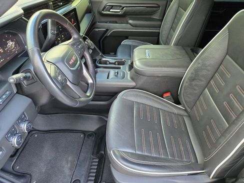 Used 2025 GMC Sierra 2500 AT4X image 11