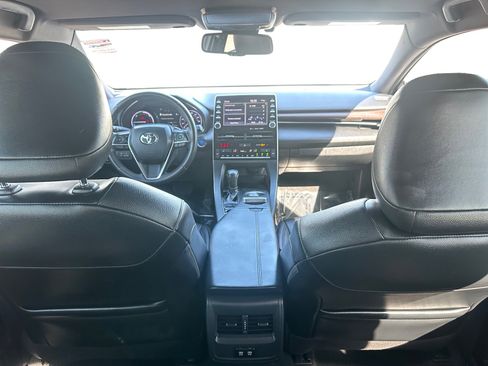 Used 2020 Toyota Avalon XLE w/ All Weather Liner Package image 10