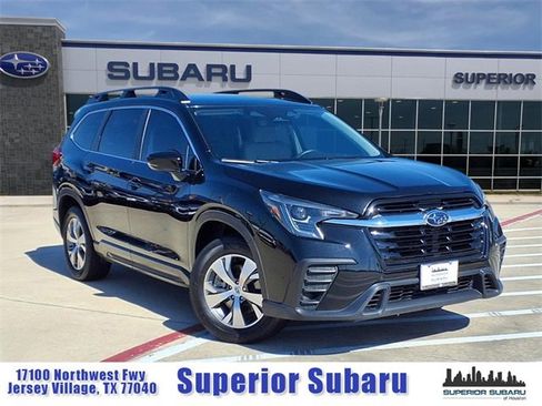 Used 2024 Subaru Ascent Premium w/ Convenience Package image 1