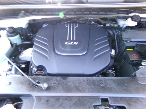 Used 2018 Kia Sedona L image 32