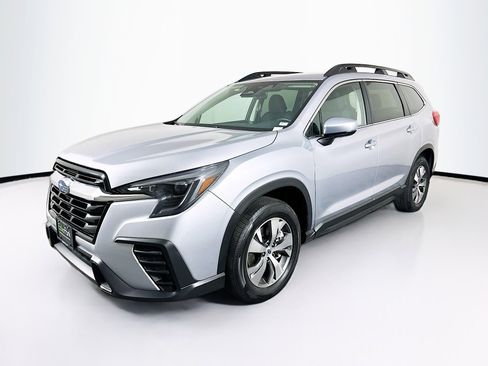 Used 2025 Subaru Ascent Premium AWD/4WD image 3