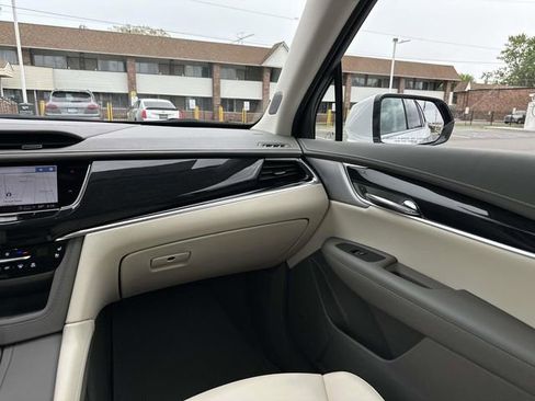 Certified 2024 Cadillac XT6 Premium Luxury w/ Technology Package AWD/4WD image 38