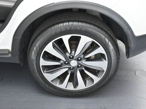 Used 2021 Buick Encore Preferred FWD image 27