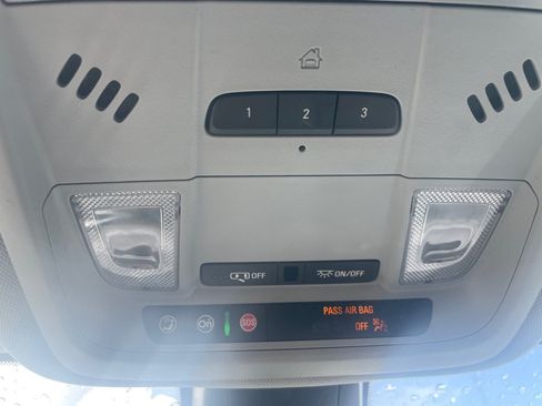 Used 2020 Chevrolet Blazer LT w/ Sound & Technology Package FWD image 32
