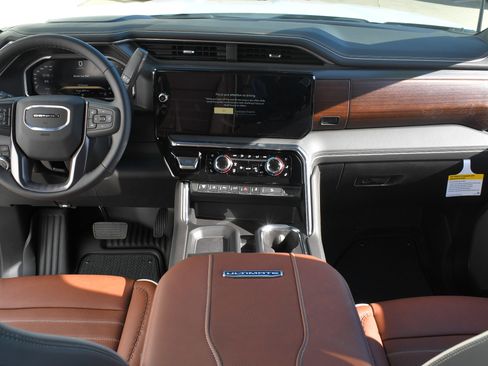 New 2026 GMC Sierra 2500 Denali Ultimate w/ Max Trailering Package image 25