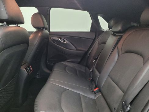 Used 2018 Hyundai Elantra GT Sport FWD image 18