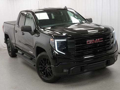 Used 2023 GMC Sierra 1500 Elevation w/ Preferred Package AWD/4WD image 37